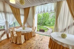 veranda-na-beregu-Usadba-3